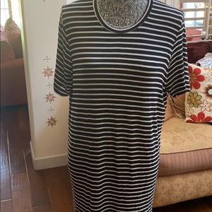 Black/white tee shirt style dress
